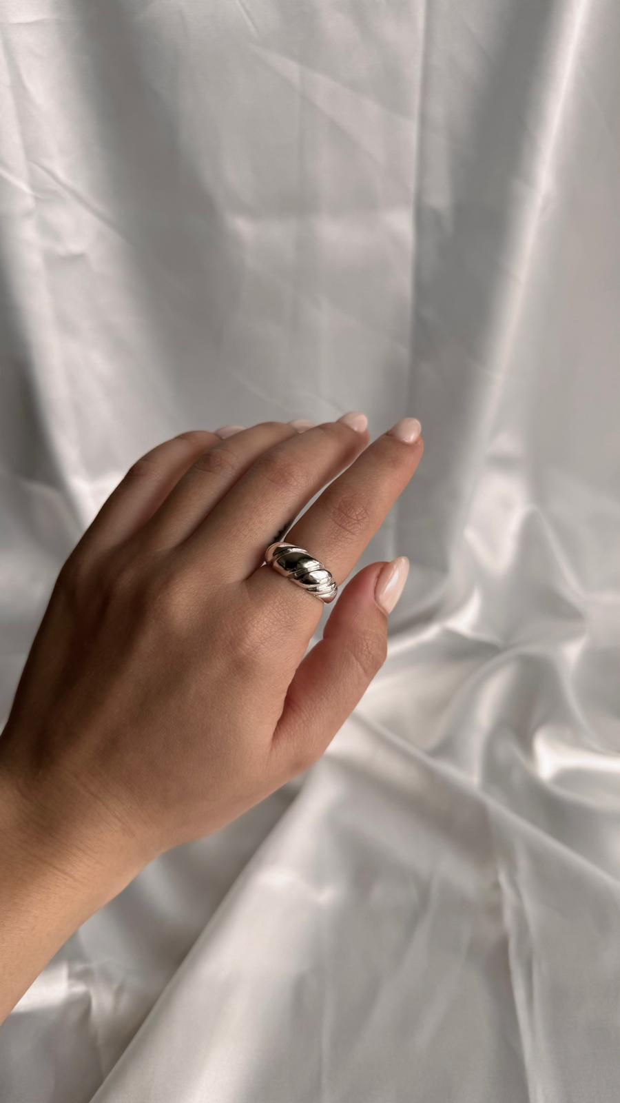Monica Ring
